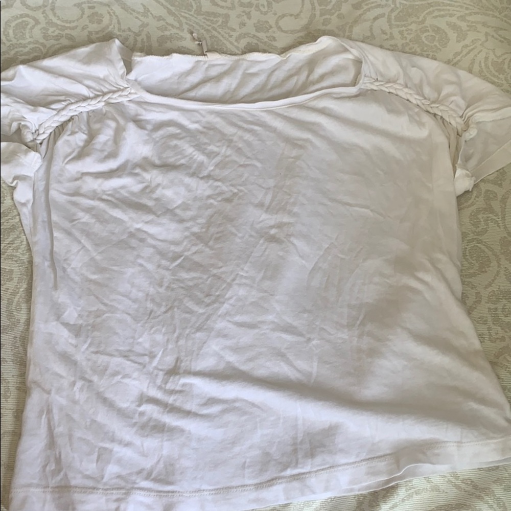 Old navy white T-shirt